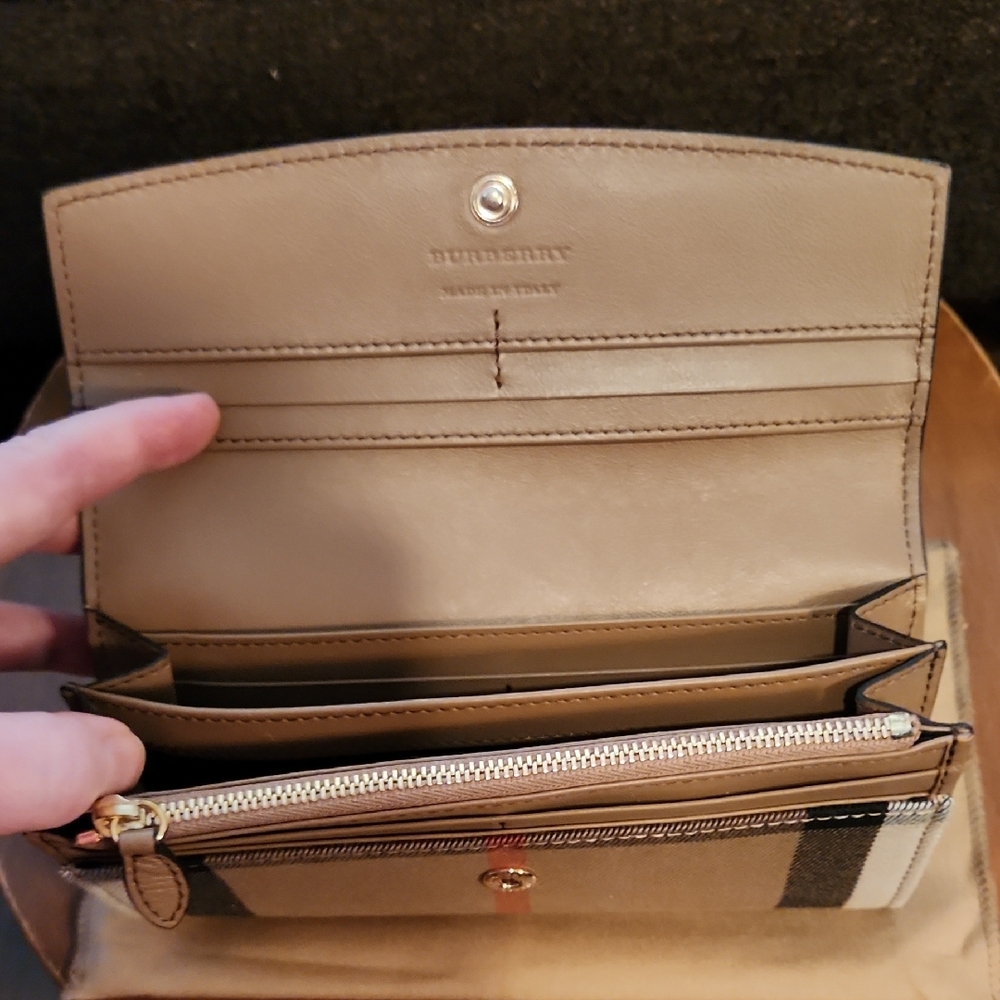 NEW BURBERRY Women's Nova/Haymarket Check Leather & Canvas Continental Wallet - Picture 4 of 7